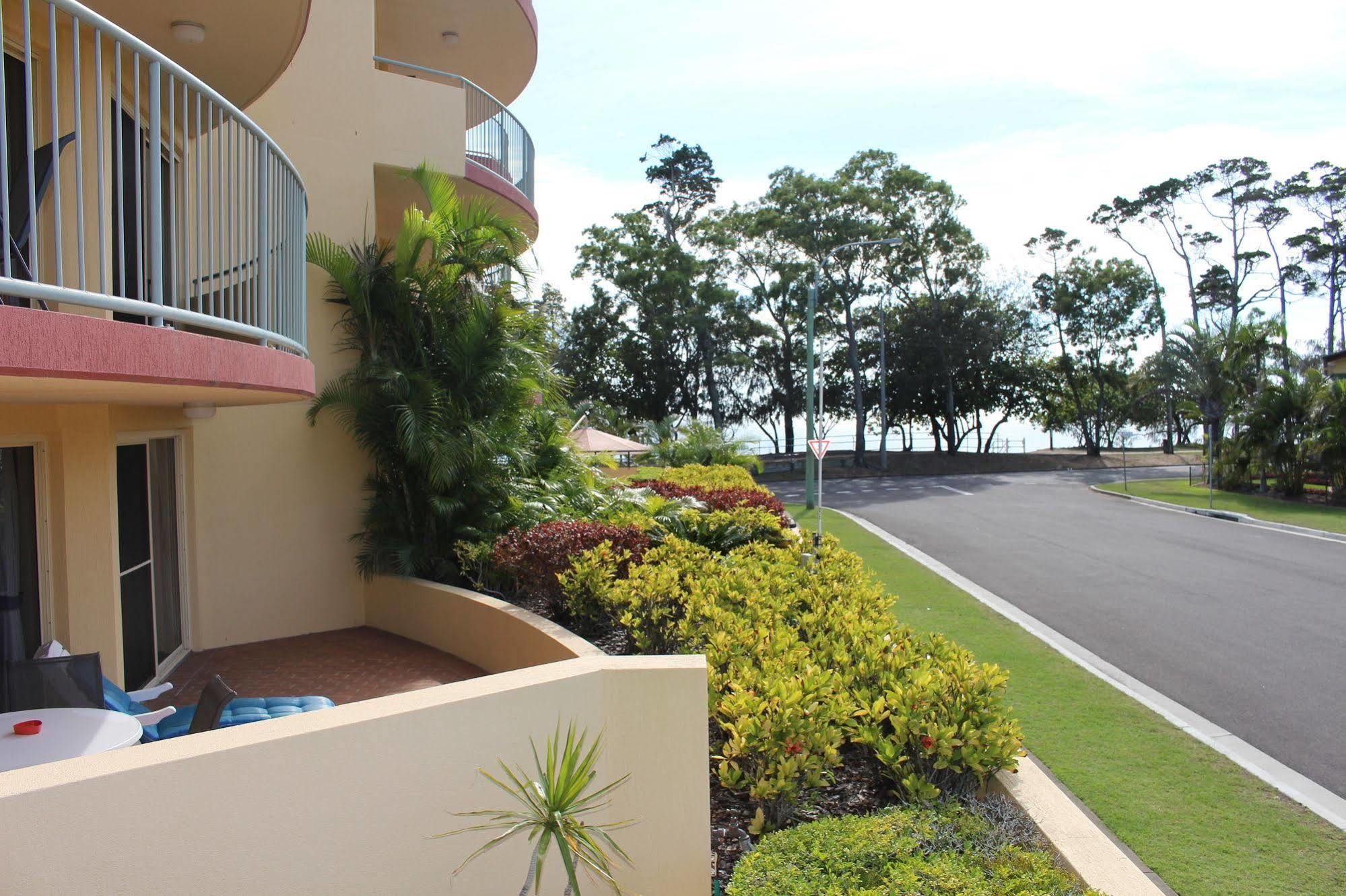 Alexander Beachfront Apartments Hervey Bay Exterior foto
