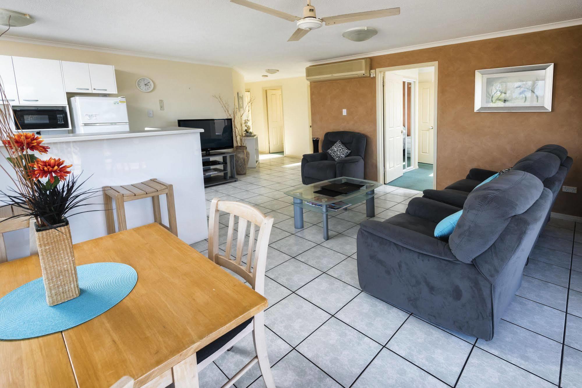 Alexander Beachfront Apartments Hervey Bay Exterior foto