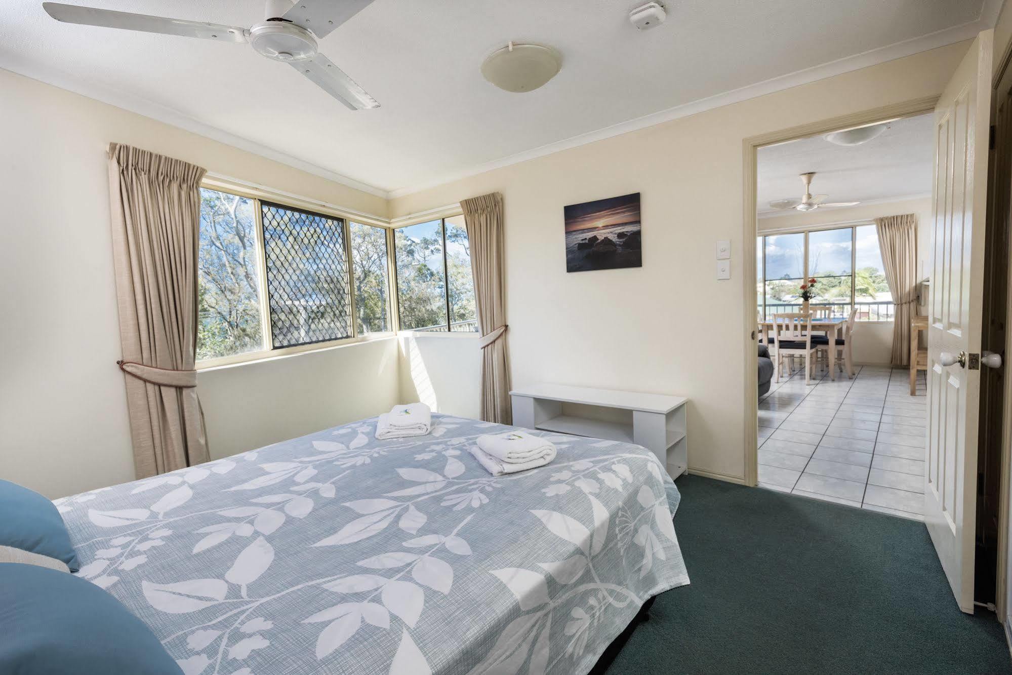 Alexander Beachfront Apartments Hervey Bay Exterior foto