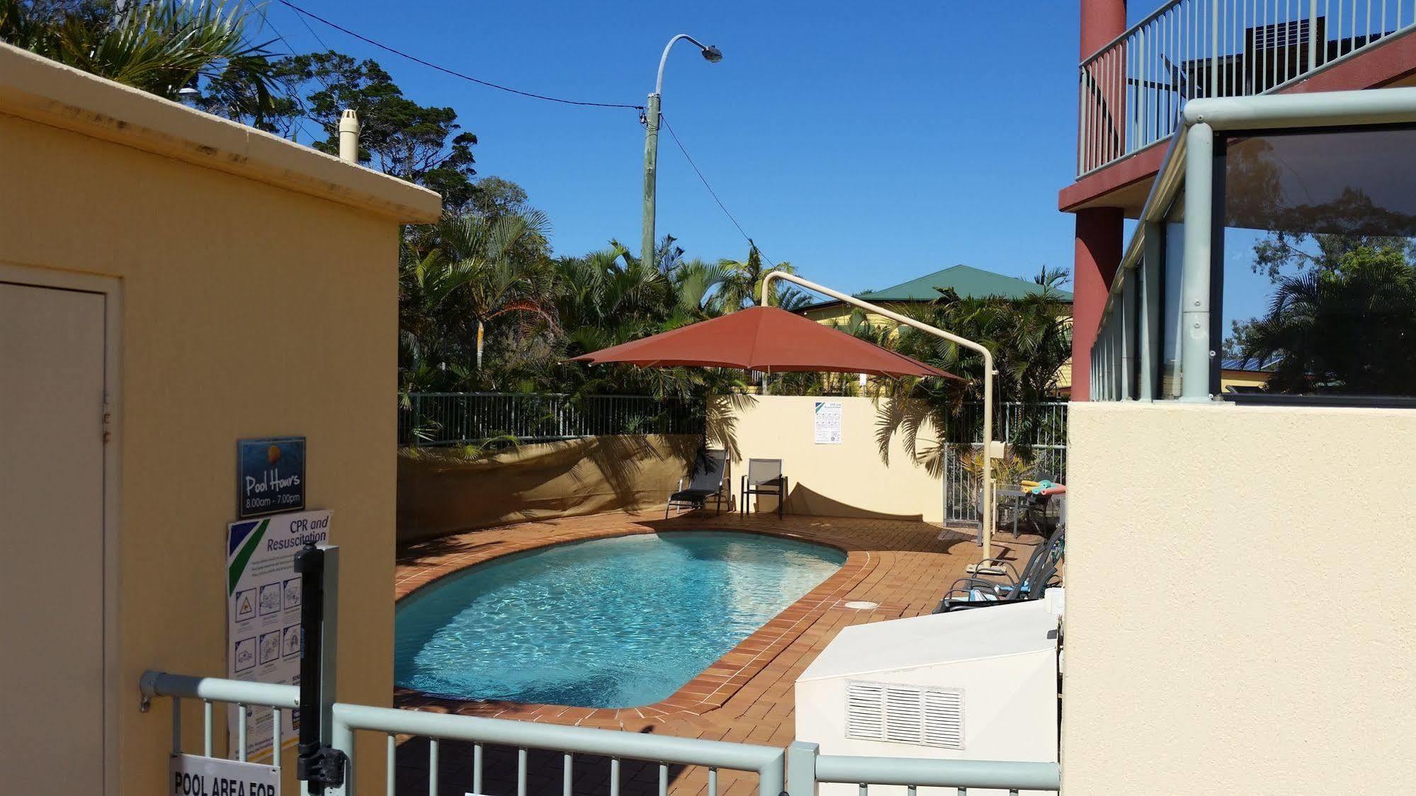 Alexander Beachfront Apartments Hervey Bay Exterior foto